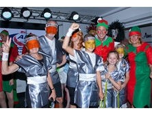 small_635206421709690465_ARC2013_CostumeParty_StarshipPrize