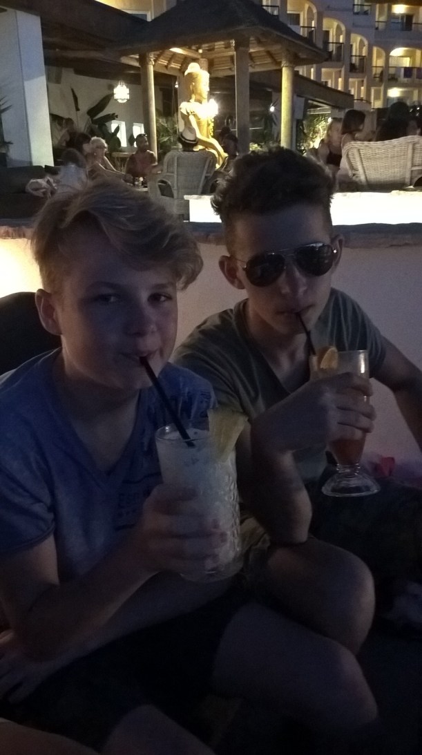 WP_20160706_21_56_15_Pro